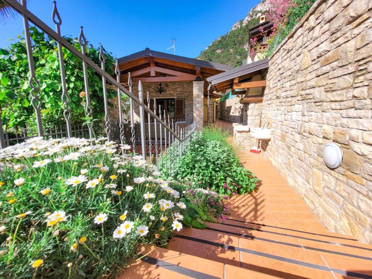 Villa Fior Di Loto Limone sul Garda Ngoại thất bức ảnh